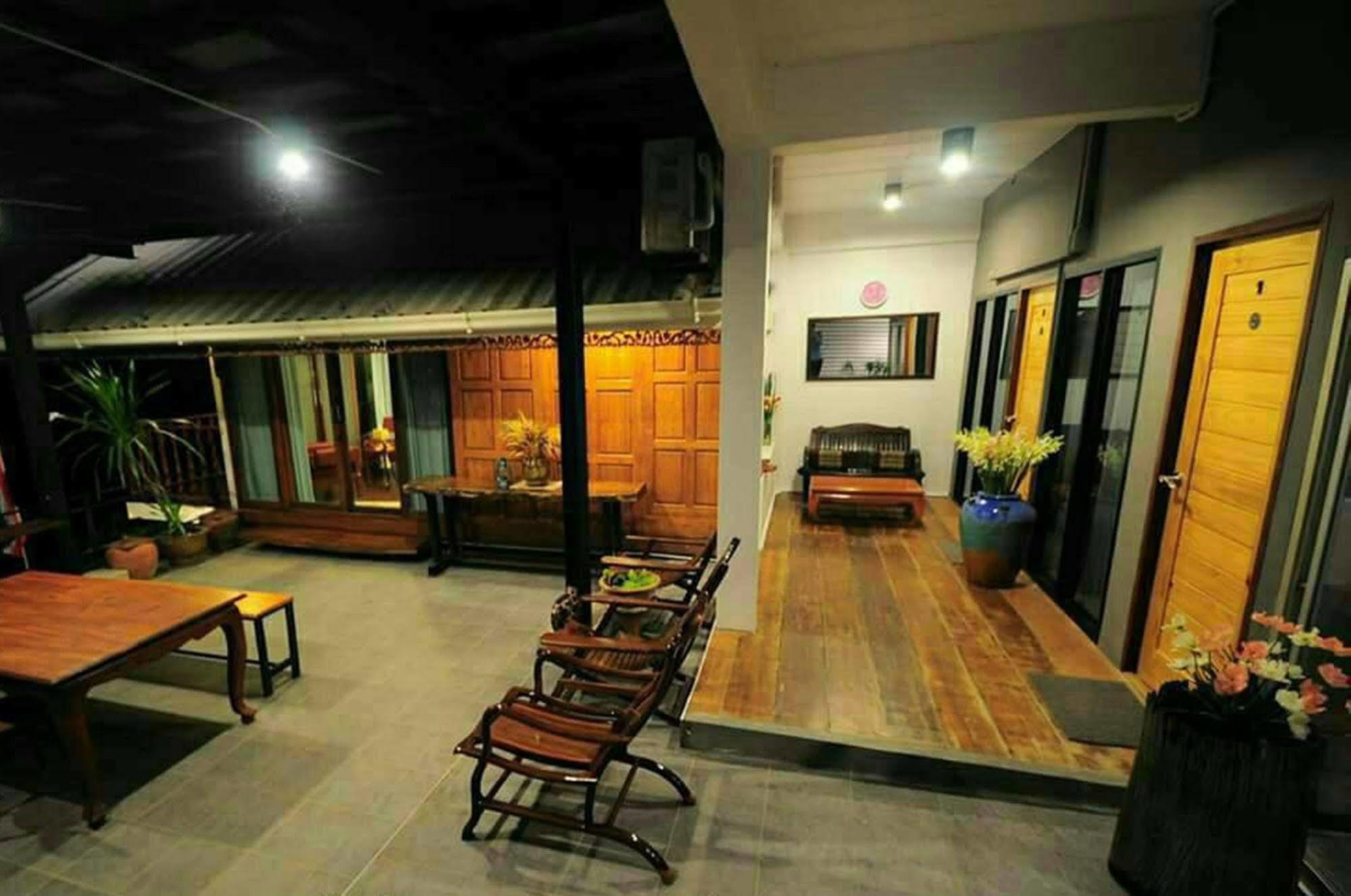 Baan Keang Chon Ayutthaya บ้านเคียงชล อยุธยา Bagian luar foto